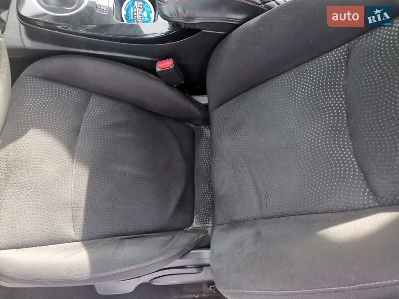 Хэтчбек Nissan Leaf 2016 в Львове