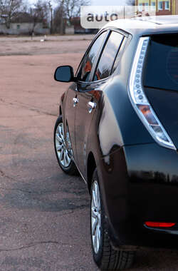 Хэтчбек Nissan Leaf 2013 в Прилуках