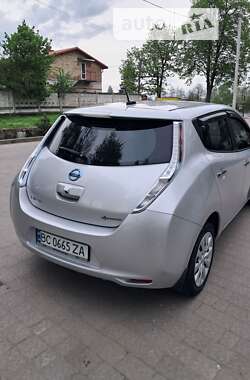 Хэтчбек Nissan Leaf 2013 в Пустомытах