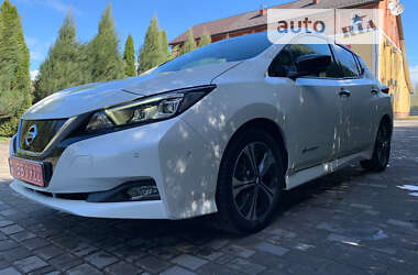 Хэтчбек Nissan Leaf 2018 в Самборе