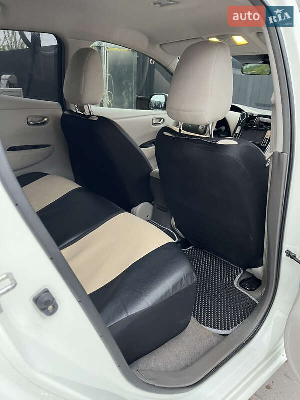 Хетчбек Nissan Leaf 2012 в Тернополі