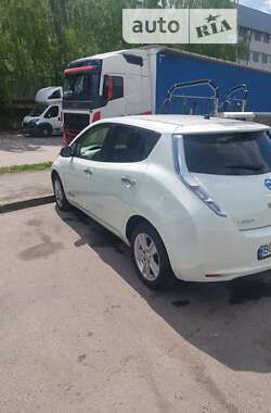 Хэтчбек Nissan Leaf 2013 в Львове
