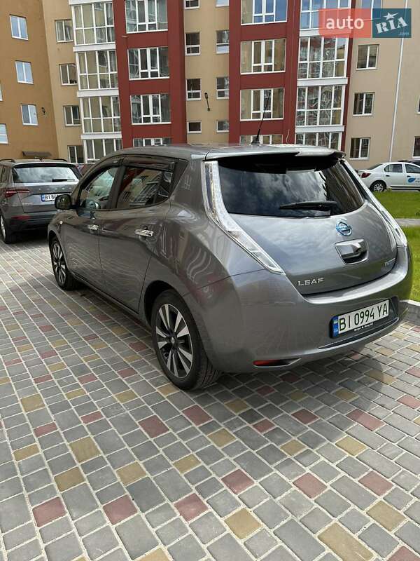 Хетчбек Nissan Leaf 2017 в Кременчуці