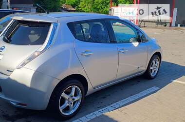 Хетчбек Nissan Leaf 2012 в Чернівцях