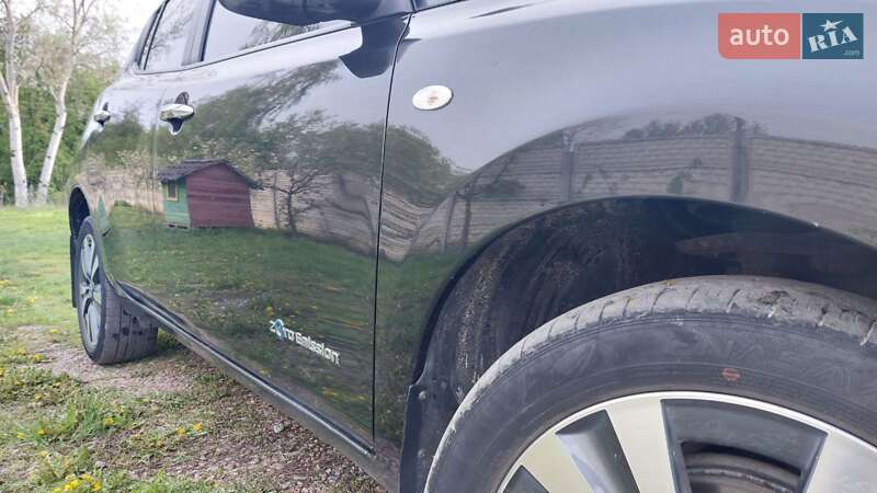 Хетчбек Nissan Leaf 2014 в Житомирі