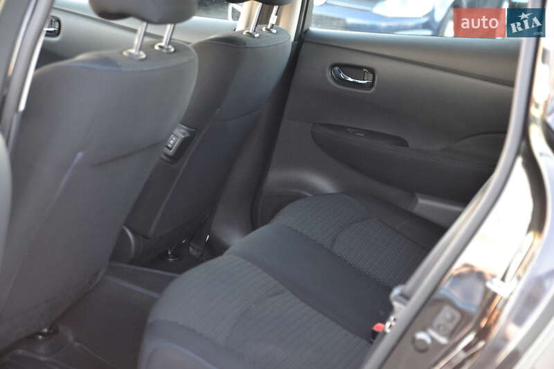 Хетчбек Nissan Leaf 2015 в Луцьку