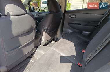 Хэтчбек Nissan Leaf 2015 в 