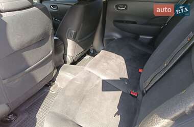 Хэтчбек Nissan Leaf 2015 в 