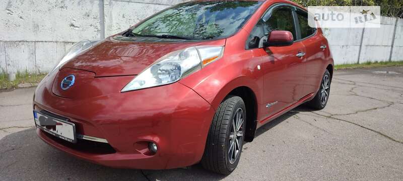 Хэтчбек Nissan Leaf 2014 в Киеве