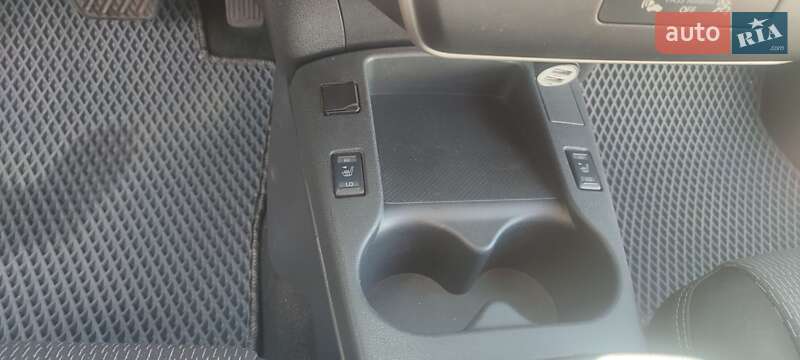 Хэтчбек Nissan Leaf 2014 в Киеве фото 15 Хэтчбек Nissan Leaf 2014 в Киеве