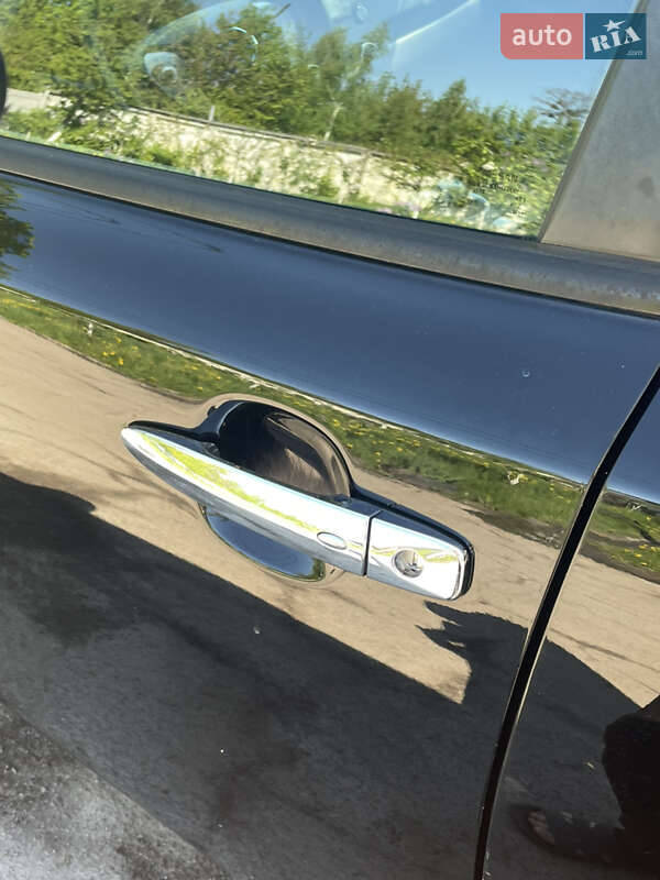 Хетчбек Nissan Leaf 2014 в Житомирі