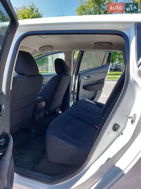 Хэтчбек Nissan Leaf 2015 в Киеве