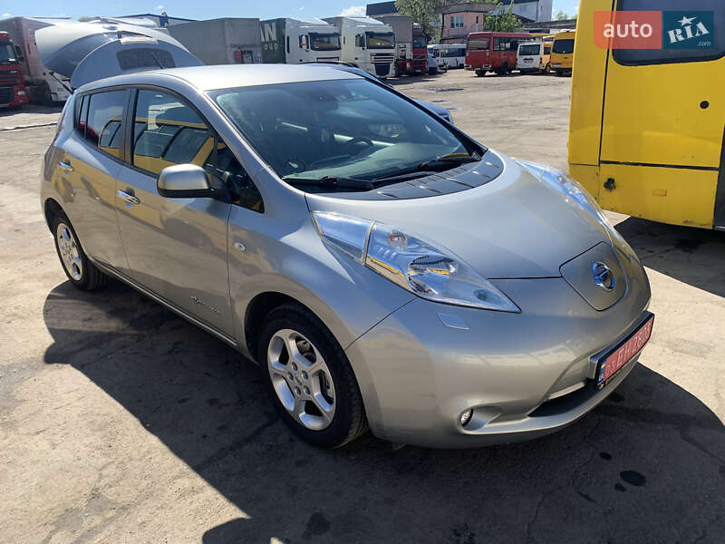 Хетчбек Nissan Leaf 2014 в Здолбуніві