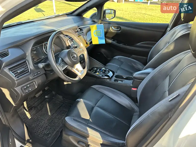Хэтчбек Nissan Leaf 2020 в 