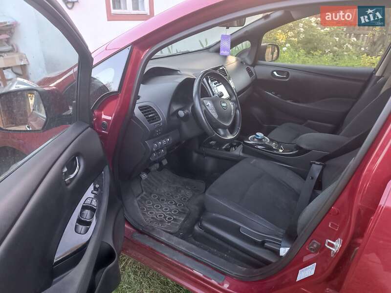 Хэтчбек Nissan Leaf 2013 в Овруче