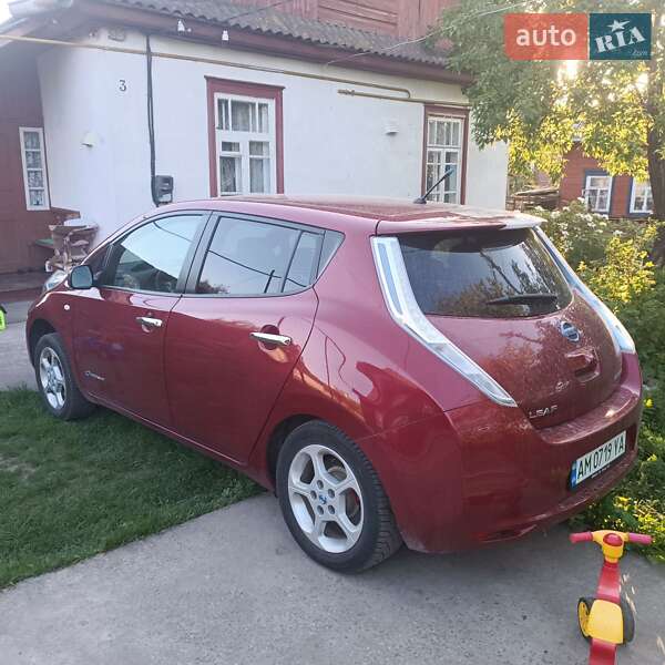 Хэтчбек Nissan Leaf 2013 в Овруче