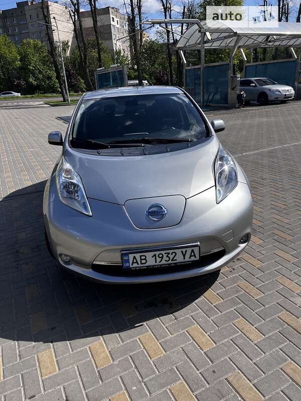 Хетчбек Nissan Leaf 2014 в Вінниці