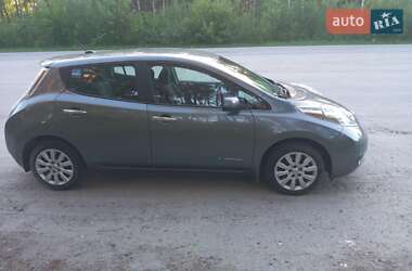 Хэтчбек Nissan Leaf 2015 в Полонном