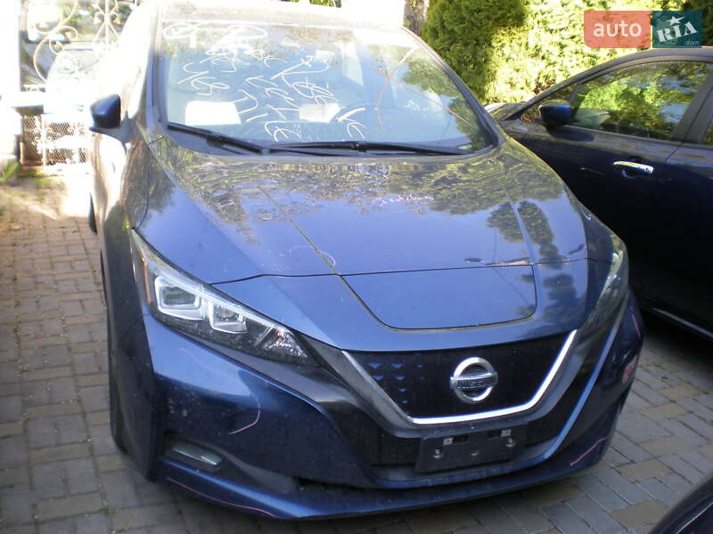 Хетчбек Nissan Leaf 2018 в Черкасах