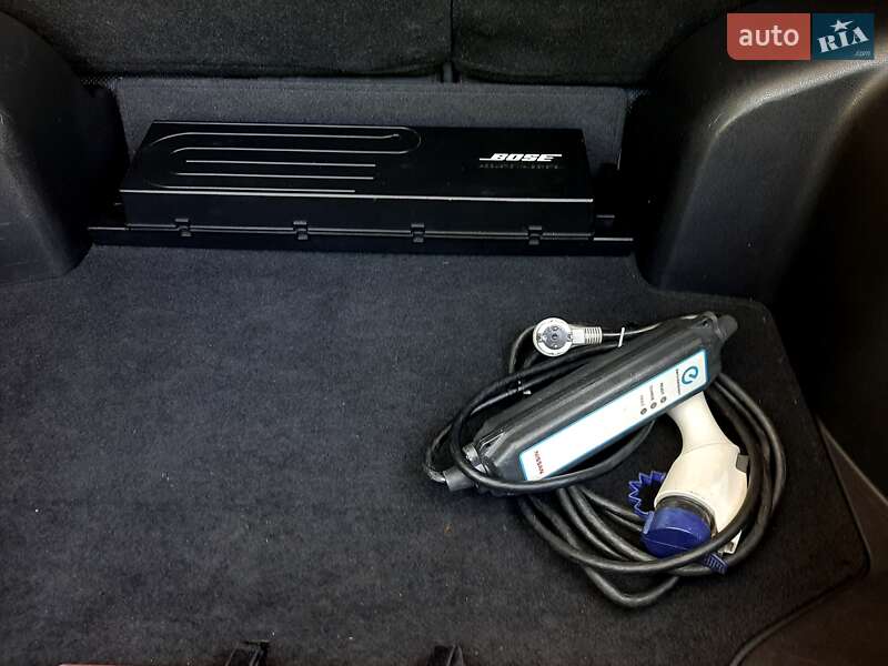 Хетчбек Nissan Leaf 2014 в Дніпрі