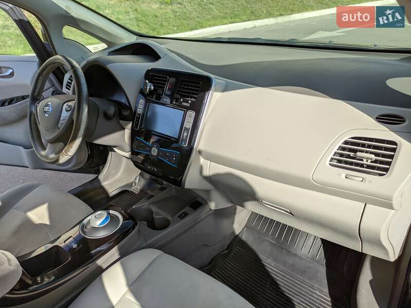 Хетчбек Nissan Leaf 2013 в Вінниці
