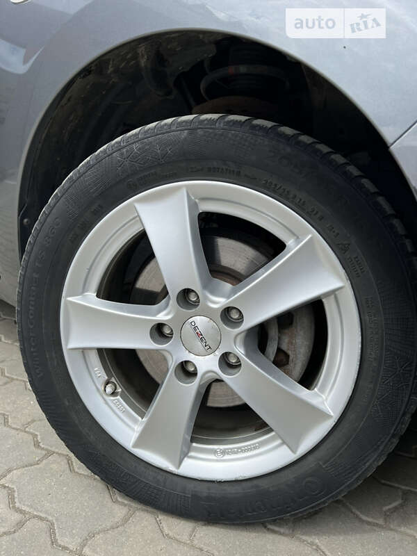 Хэтчбек Nissan Leaf 2014 в Костополе