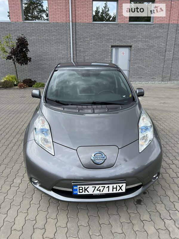 Хэтчбек Nissan Leaf 2014 в Костополе