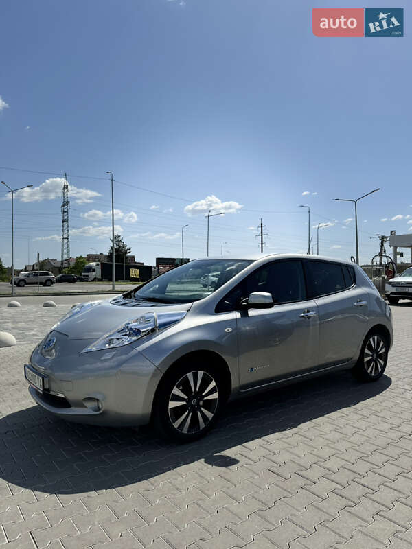 Хэтчбек Nissan Leaf 2016 в Мукачево