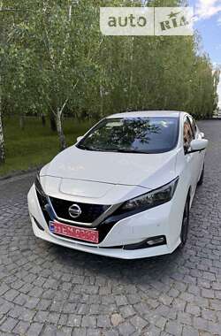 Хэтчбек Nissan Leaf 2019 в Ужгороде