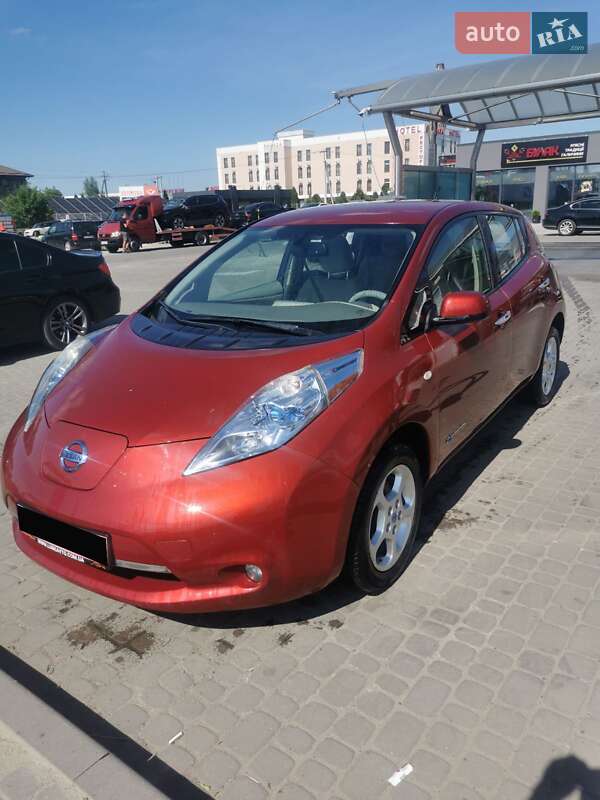 Хэтчбек Nissan Leaf 2011 в Львове