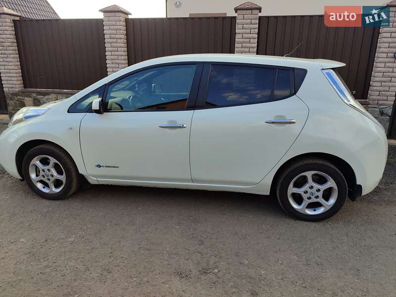 Хэтчбек Nissan Leaf 2015 в Виннице