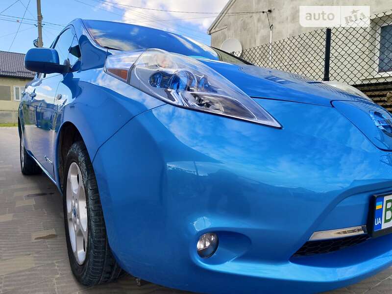 Хэтчбек Nissan Leaf 2011 в Золочеве