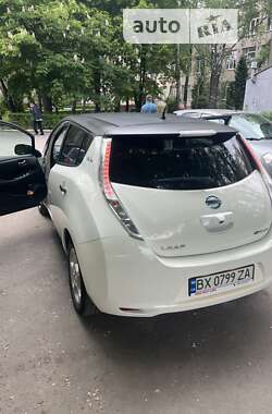 Хэтчбек Nissan Leaf 2017 в Хмельницком