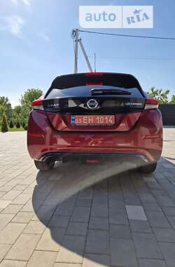 Хэтчбек Nissan Leaf 2018 в Владимир-Волынском