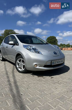 Хэтчбек Nissan Leaf 2012 в Сокирянах