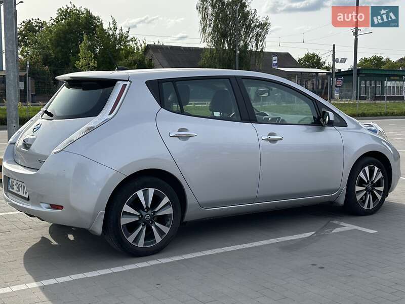 Хетчбек Nissan Leaf 2015 в Вінниці