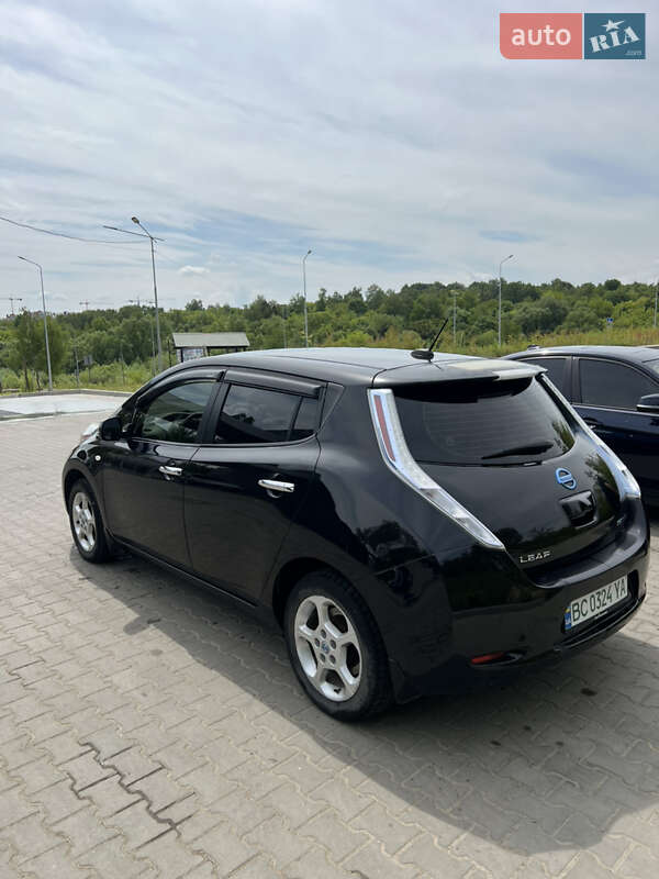Хетчбек Nissan Leaf 2011 в Львові