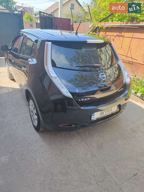 Хэтчбек Nissan Leaf 2014 в Кропивницком