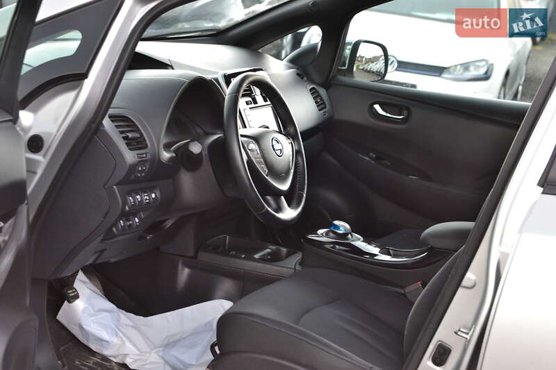 Хетчбек Nissan Leaf 2014 в Луцьку