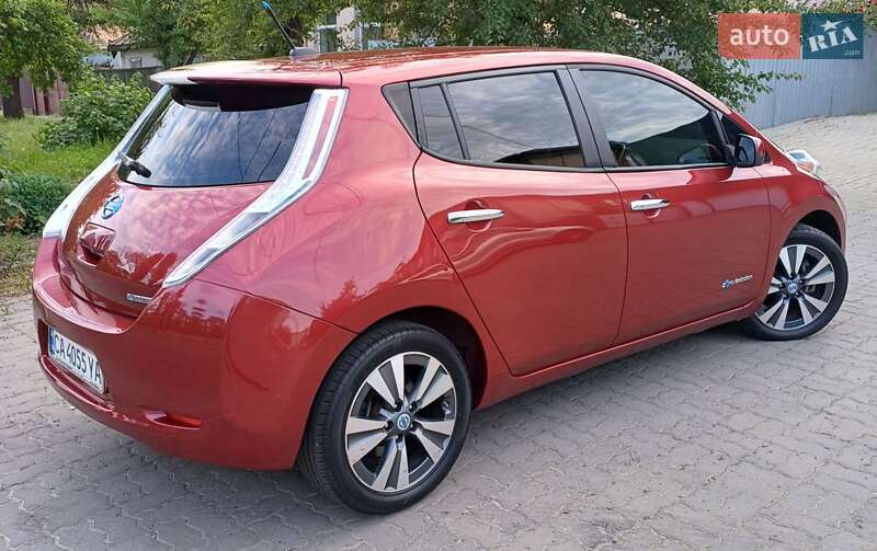 Хэтчбек Nissan Leaf 2013 в Черкассах