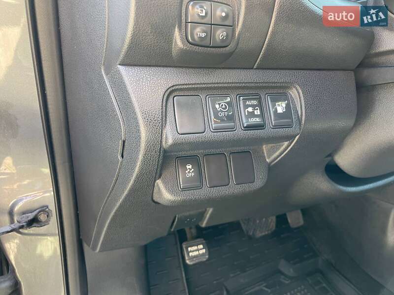 Хэтчбек Nissan Leaf 2016 в Николаеве