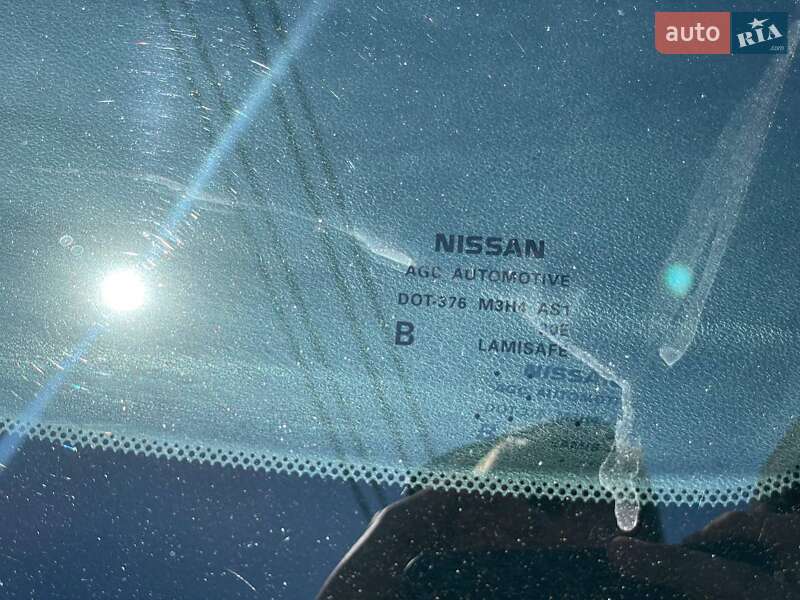 Хэтчбек Nissan Leaf 2016 в Николаеве