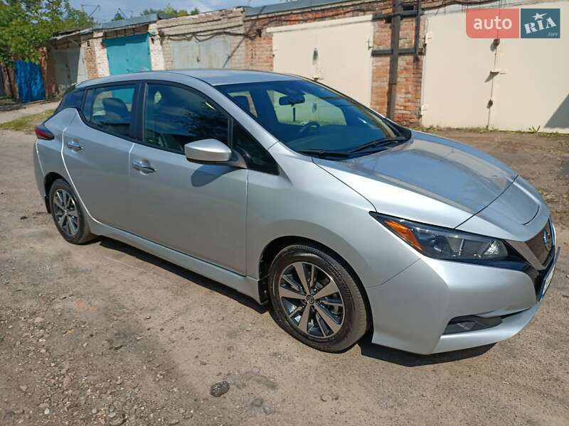 Хэтчбек Nissan Leaf 2022 в Александрие