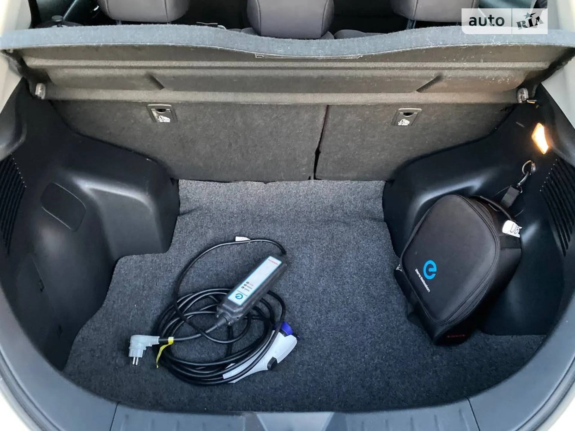 2017 Nissan Leaf - мініатюра 15