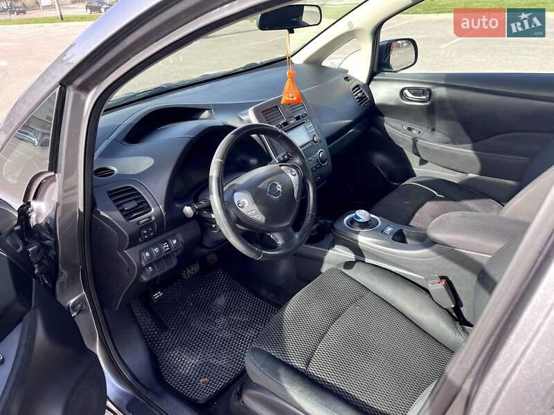 Хетчбек Nissan Leaf 2015 в Івано-Франківську