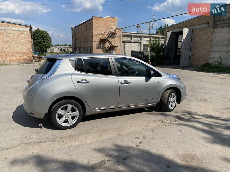 Хэтчбек Nissan Leaf 2013 в Кропивницком фото 16 Хэтчбек Nissan Leaf 2013 в Кропивницком