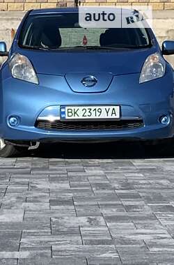 Хэтчбек Nissan Leaf 2014 в Ровно