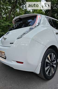 Хэтчбек Nissan Leaf 2013 в Днепре