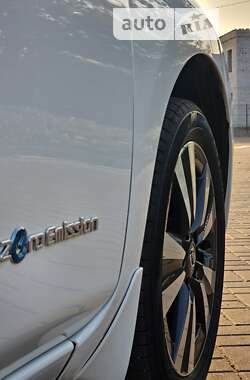 Хэтчбек Nissan Leaf 2013 в Днепре