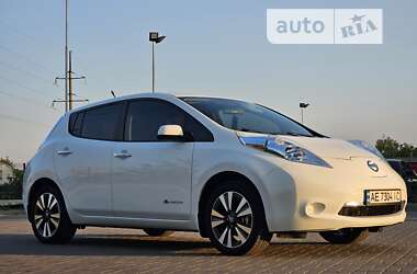 Хэтчбек Nissan Leaf 2013 в Днепре